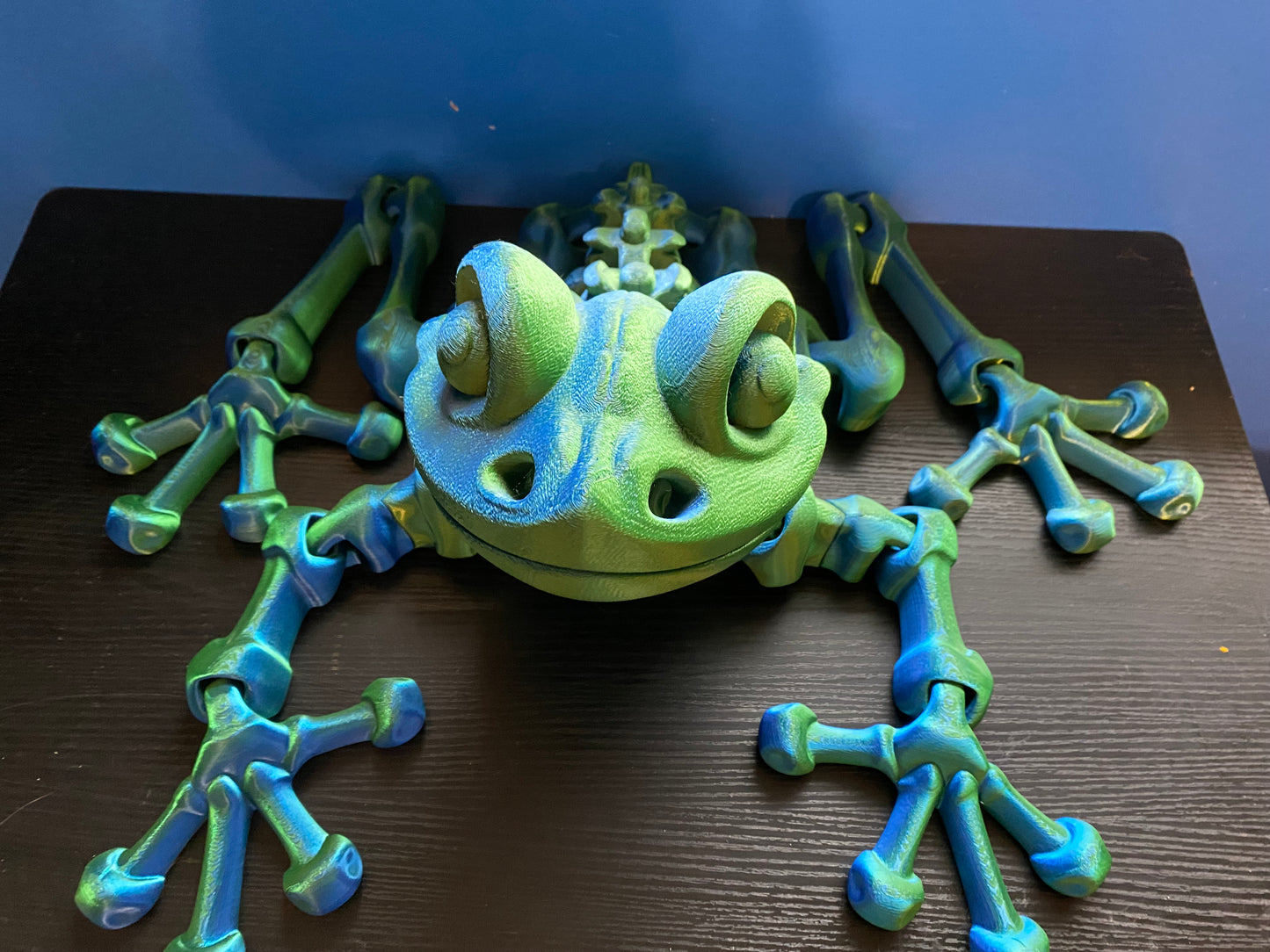Meet the XL Skeleton Frog – Designed by FlexiFactory