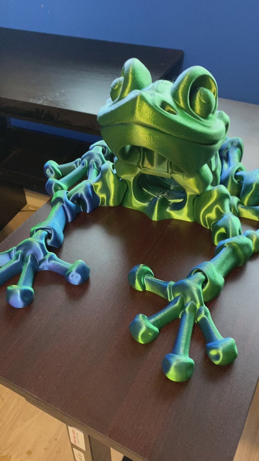 Meet the XL Skeleton Frog – Designed by FlexiFactory